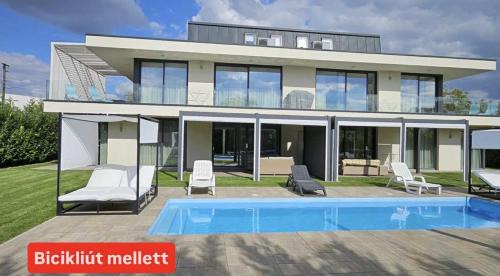 Luxury Apartments in Balatonalmádi, Almádi Lux Apartman II - Crystal White