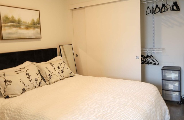 Luxury Apt in Downtown Vancouver Waterfront