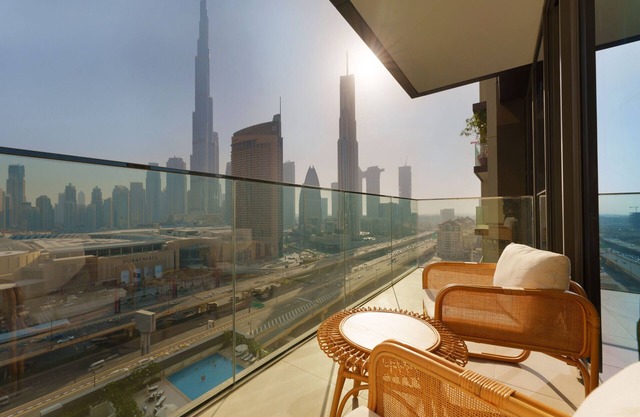 Luxury Apt w/Burj Khalifa Vw & Direct Mall Access