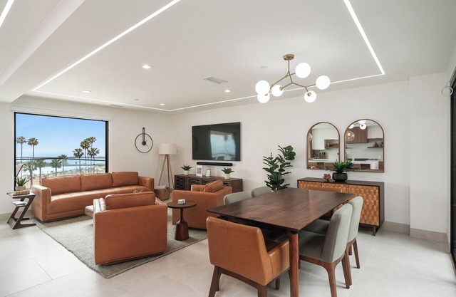 Luxury Beachfront Retreat - Newly Remodeled 4BR/4.5BA in Corona Del Mar