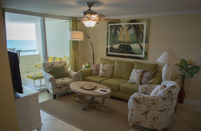 Luxury Beachfront 2 Bedroom/2 bath penthouse paradise!