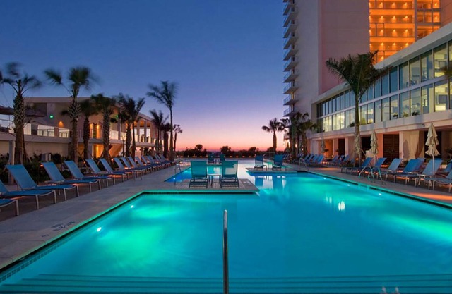 LUXURY BEACHFRONT CRYSTAL SHORES RESORT, 2-BEDROOM VILLA