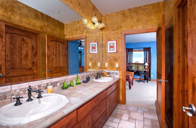 Luxury Cabin In Gated Club - Great for families relocating - long-term rental