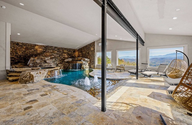 Luxury Cabin w/2 Pools, Golf Simulator, Hot Tub, Fire Pit & More!