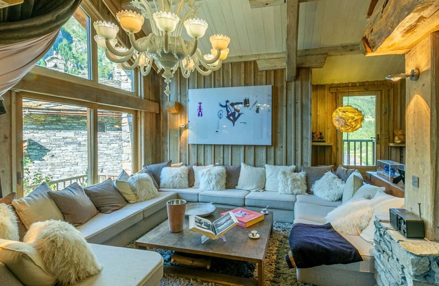 Luxury chalet with pool, sauna, hammam and bar - Sleeps 12