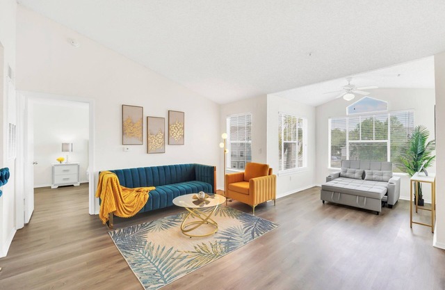 Luxury condo in delightful Kissimmee with WiFi, fitness room, AC
