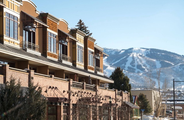 Luxury Condo Premiere Downtown Location