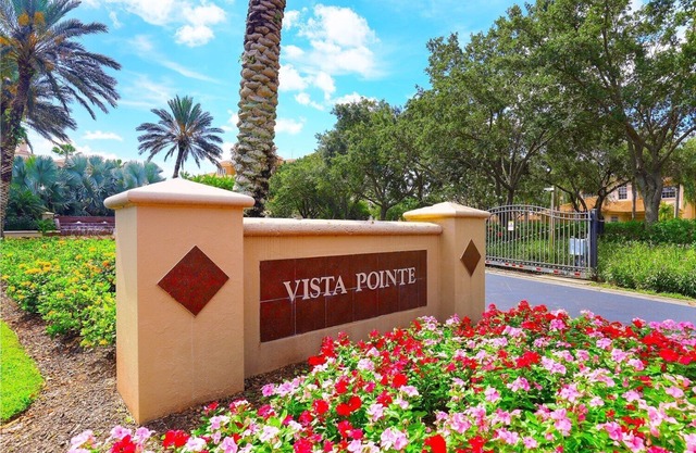Luxury condo with Beautiful Lake and Golf Course in Vineyards Community