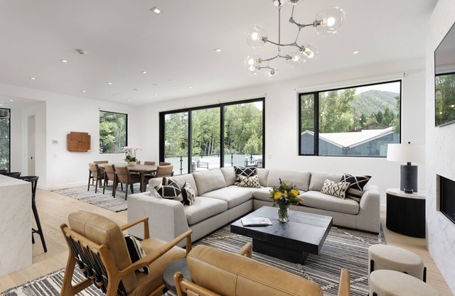 Luxury Contemporary 4 bedroom Home close to Aspen Core
