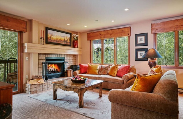 Luxury Corner Unit Condo Townsend Place Beaver Creek Sleeps 1-4 Ski-in/Ski-out