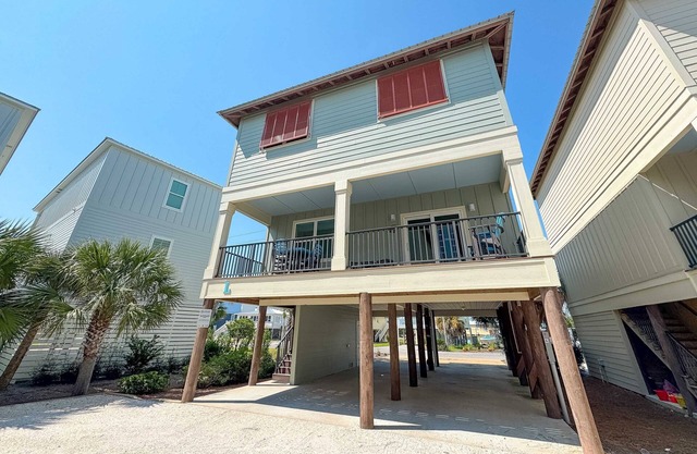 LUXURY COTTAGE IN THE HEART OF GULF SHORES!
