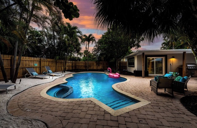 Luxury Delray Beach 4/3 Heated Pool & Spa Home - 2 King Masters