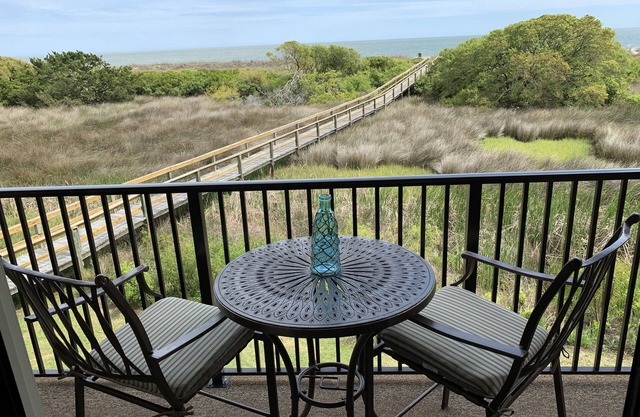 Luxury Direct Ocean Front View Condo! Also see #4608714- next door.