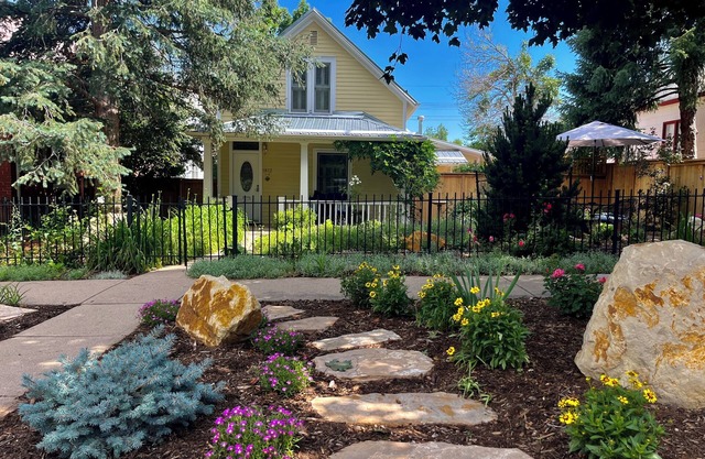Luxury Dream Cottage - Hot Tub, 3 blocks from Pearl Street, and 5 outdoor patios
