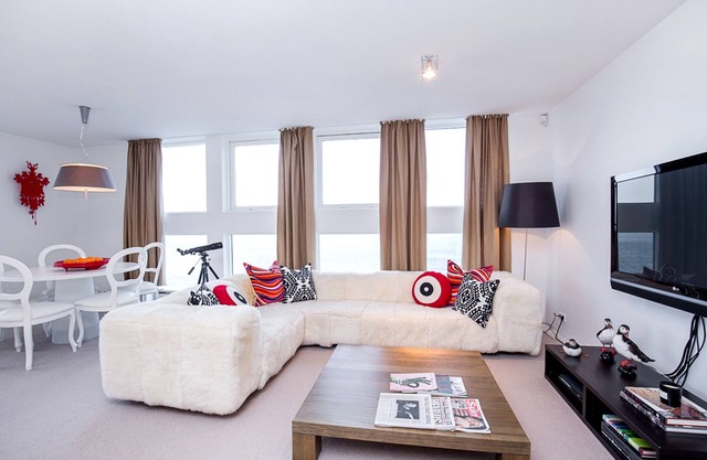 Luxury Family City Center Apartment with Direct Ocean Views