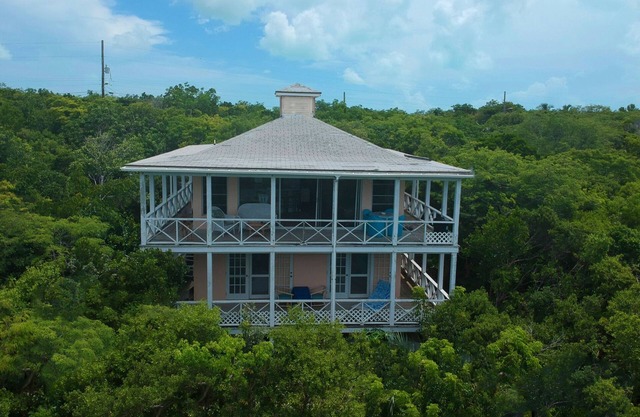 Luxury garden apartment located in the serene Bahama Sound 18, Georgetown