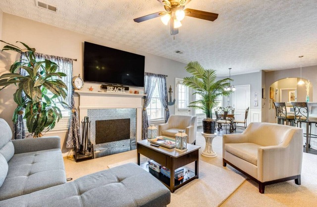 Luxury Hamptons 5BR Oasis with Pool Retreat