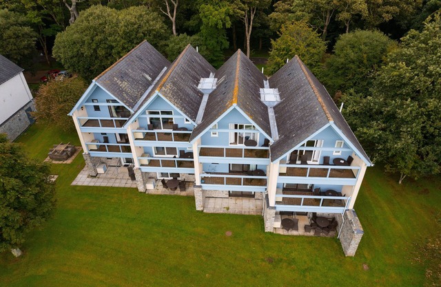 Luxury holiday apartment on 5* Country Club Estate. Free leisure centre.