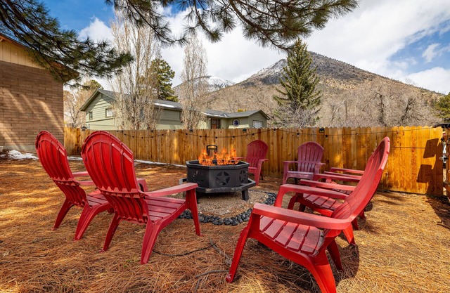 Luxury Home at Mount Elden's Foothills, Steps from Route 66 and Flagstaff Mall