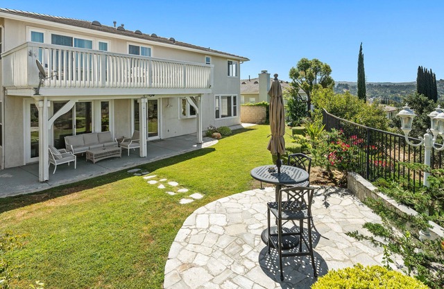 Luxury Home in Exclusive Neighborhood, 5br/5ba