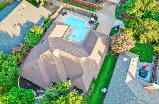 Luxury House with Heated Pool and Spa, 4 Bedrooms, 2.5 Bathrooms
