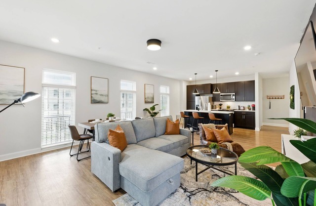 Luxury Italian Village 4-bed-| Pool, Gym, Roof-Top