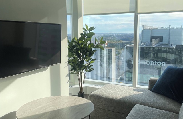 Luxury Legends 1 Bedroom Suite 37th Floor!