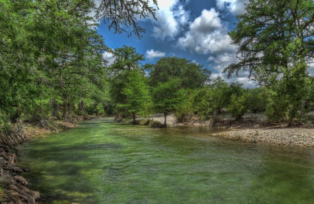 LUXURY LOG CABIN #1 FRIO RIVER WATER FRONT