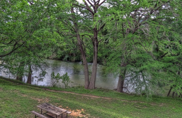 LUXURY LOG CABIN #2 FRIO RIVER WATER FRONT
