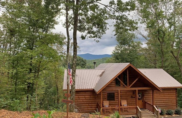 Luxury Log Cabin - Fine Cabin Living!