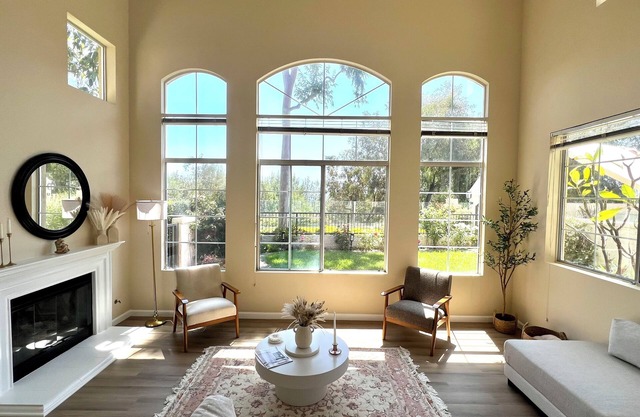 Luxury Mountain View Lodge in Suburbs of Orange County!
