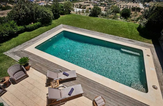Luxury Maisonette with Pool