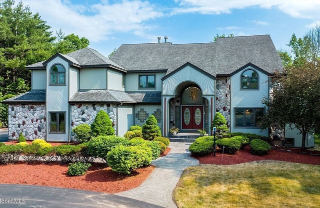 Luxury Mansion Rentals in Niskayuna, NY USA