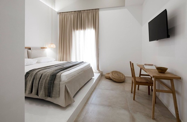 Luxury Milos Apartment | Family Suite | 2 Bedrooms | Well Furnished Interior |.