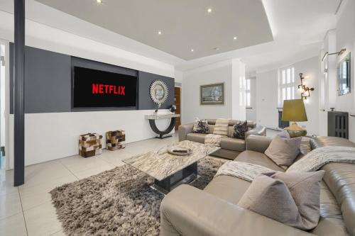 Luxury & Modern - Central - Beach Access - Wind St