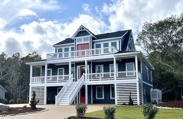 Luxury New Home, Heated Pool, Hot Tub, Game Room!
