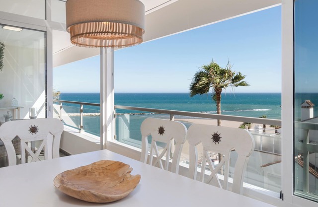 Luxury ocean view beach. Beautiful 2 bedroom first line beach apartment