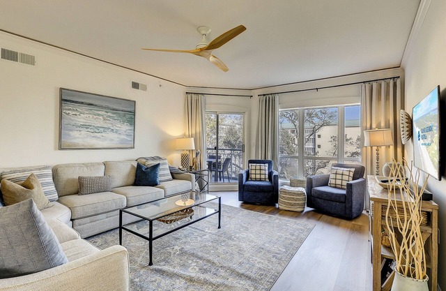 Luxury Oceanfront Villa, Updated 2025- Perfect Location 4th Floor End Unit