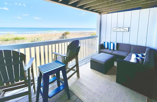 Luxury Oceanfront condo, sleeps 4, private beach access, pool and amazing views.