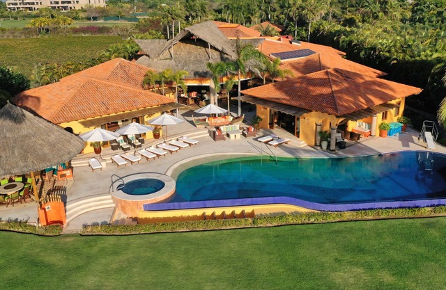 Luxury Oceanfront Estate, Premier Service, Gourmet Chef, All Inclusive pricing