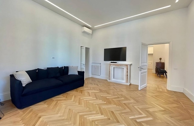 Luxury open space 180sqm, for office use, newly renovated!
