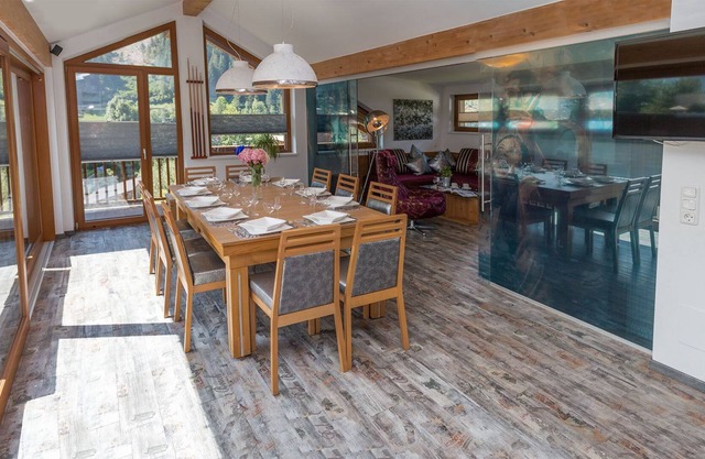 Luxury panoramic penthouse with roof terrace, sauna, in the center by the cable car