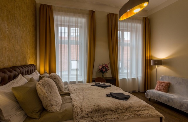Luxury residence in the heart of Jewish discrit