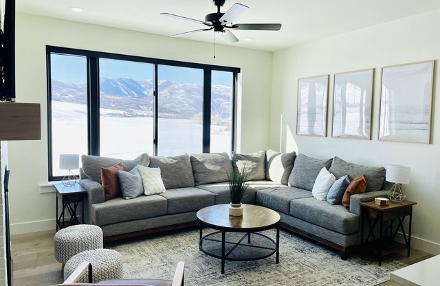 Luxury Retreat by Lake & Snowbasin Skiing