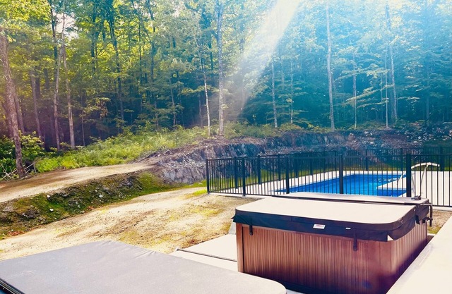 Luxury Ski Condo - 1 minute from Orford Ski Lodge