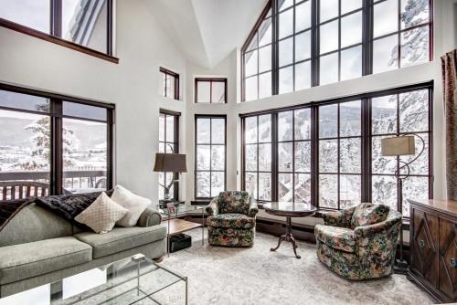 Luxury Ski-In 3 Br Penthouse Inside Pines Lodge, Sleeps 10! Condo