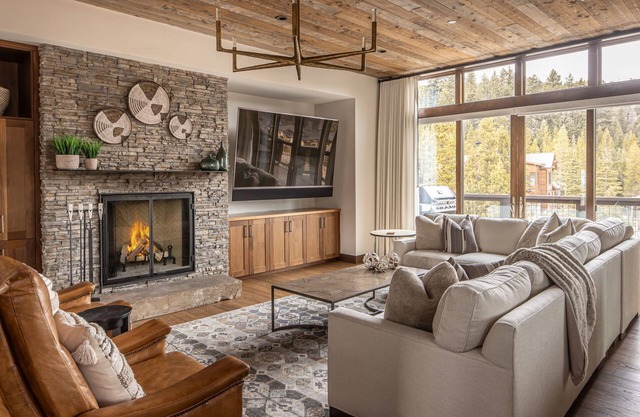 Luxury Ski-in/Ski-out Spanish Peaks Home; Pet, and Child Friendly with Private Hot Tub!