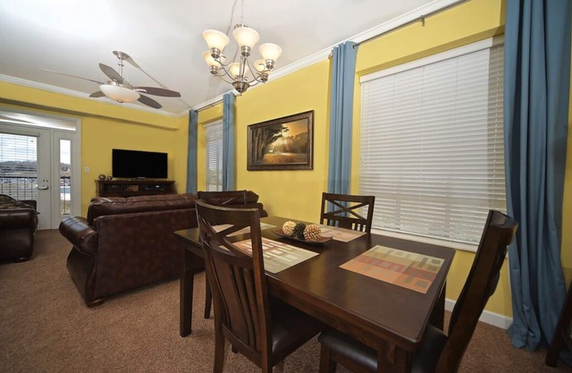 Luxury Spacious Riverfront Condo in Perfect Location near Tanger Outlets