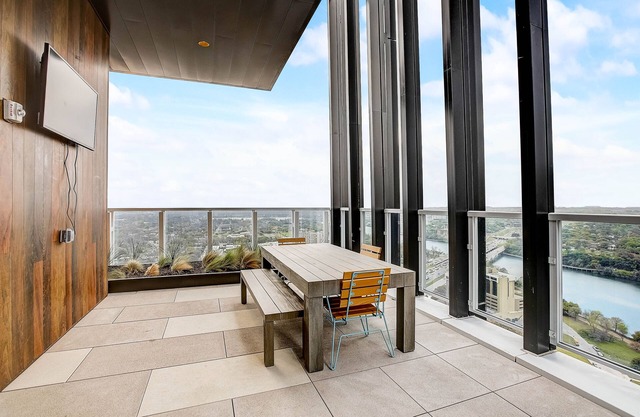 Luxury Stay on Rainey St