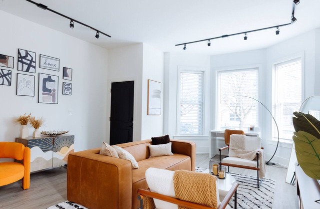 Luxury Stay on UChicago Campus 11 min walk to hospitals